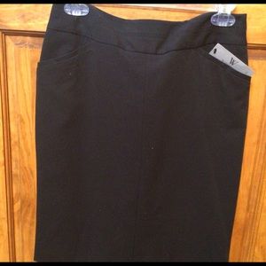 Worthington women’s Black Skirt 2 petite